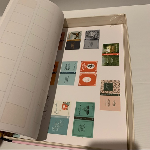 My Miniature Library - 30 Tiny Books, to Make, Read and Treasure. - Picture 3 of 16